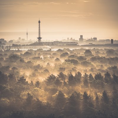 Drachenberg - The Two Towers, Berlin by Unbekannt Unbekannt